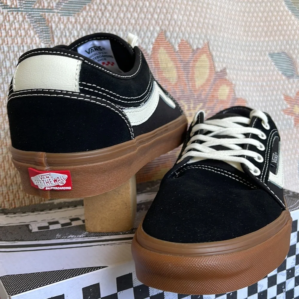 Vans Men’s Chukka Low Sid
Black/Gum
VN0A5KQZB9M Snickers - Picture 10 of 16